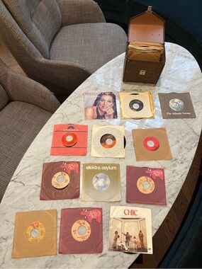 Lot of 42 Vintage 45 RPM Vinyl Singles Lot with Storage Case - Brown & Tan